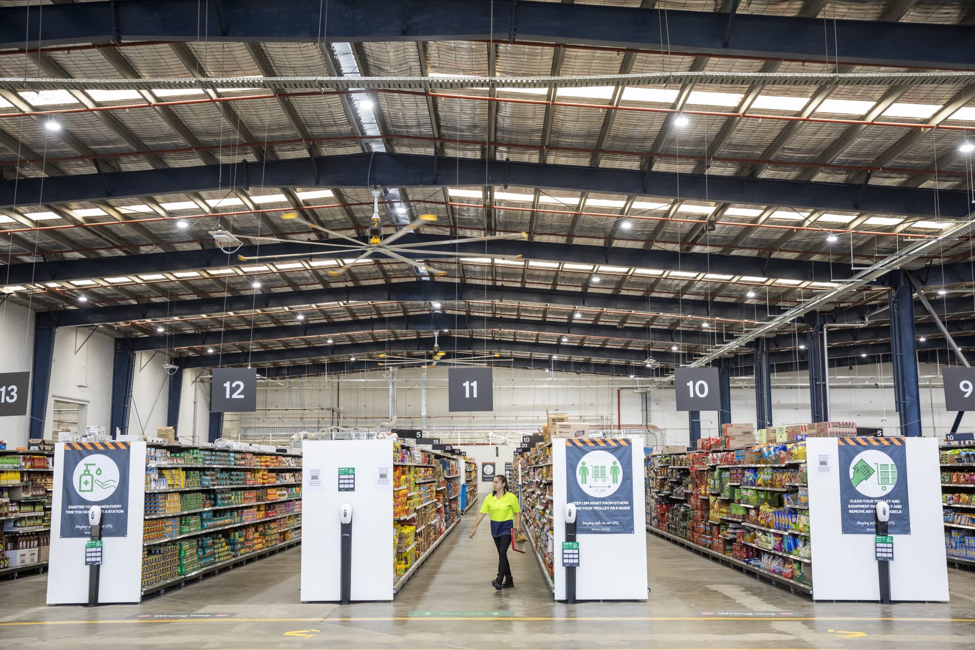 woolworths-creates-900-jobs-with-new-fulfilment-centre-retail-world